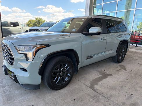 Used 2026 Toyota Sequoia Platinum AWD/4WD image 1