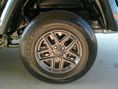 Used 2024 Jeep Gladiator Sport image 52