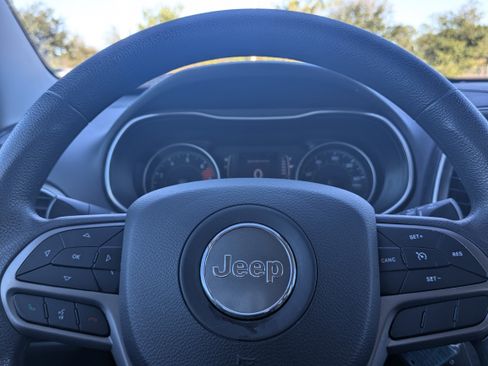 Used 2020 Jeep Cherokee Latitude image 28