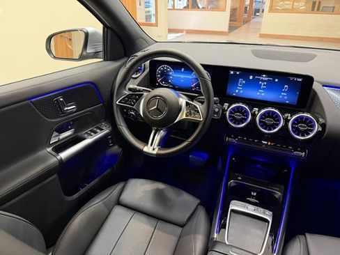 Used 2025 Mercedes-Benz GLA 250 image 9