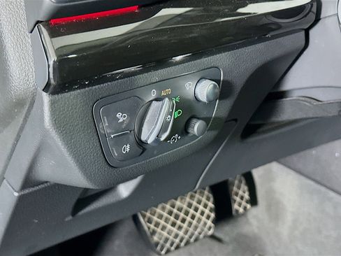 Used 2018 Audi Q5 Prestige w/ Prestige Package image 17