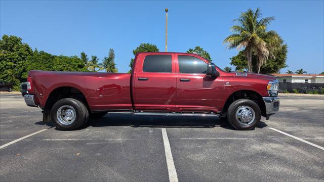 Used 2024 RAM 3500 Tradesman w/ Chrome Appearance Group AWD/4WD image 8