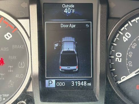 Used 2023 Toyota Tacoma TRD Off-Road image 28