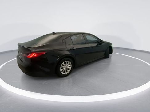 Used 2025 Toyota Camry LE w/ Convenience Package FWD image 6
