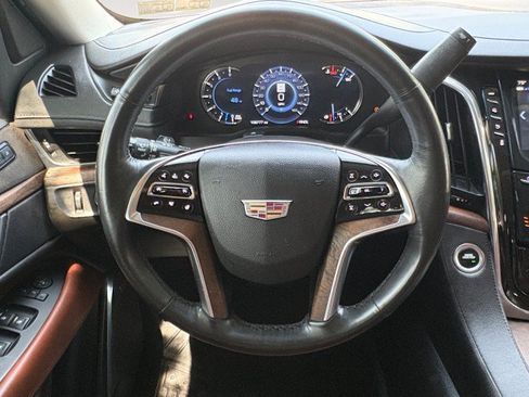Used 2018 Cadillac Escalade Premium Luxury AWD/4WD image 7