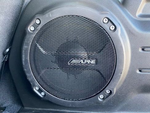 Used 2018 Jeep Wrangler Unlimited Rubicon w/ Dual Top Group AWD/4WD image 7