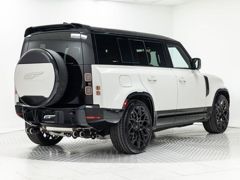 Used 2026 Land Rover Defender 110 X-Dynamic SE AWD/4WD image 5