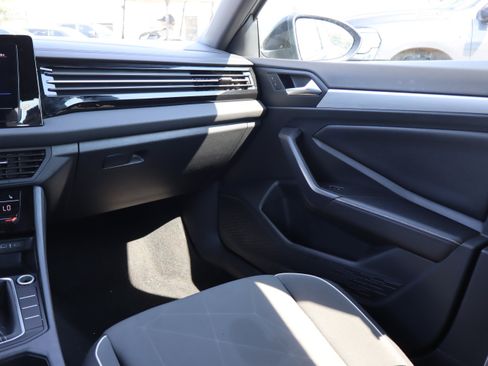 Used 2025 Volkswagen Jetta Sport FWD image 13