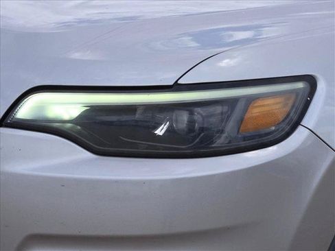 Used 2019 Jeep Cherokee Limited AWD/4WD image 9