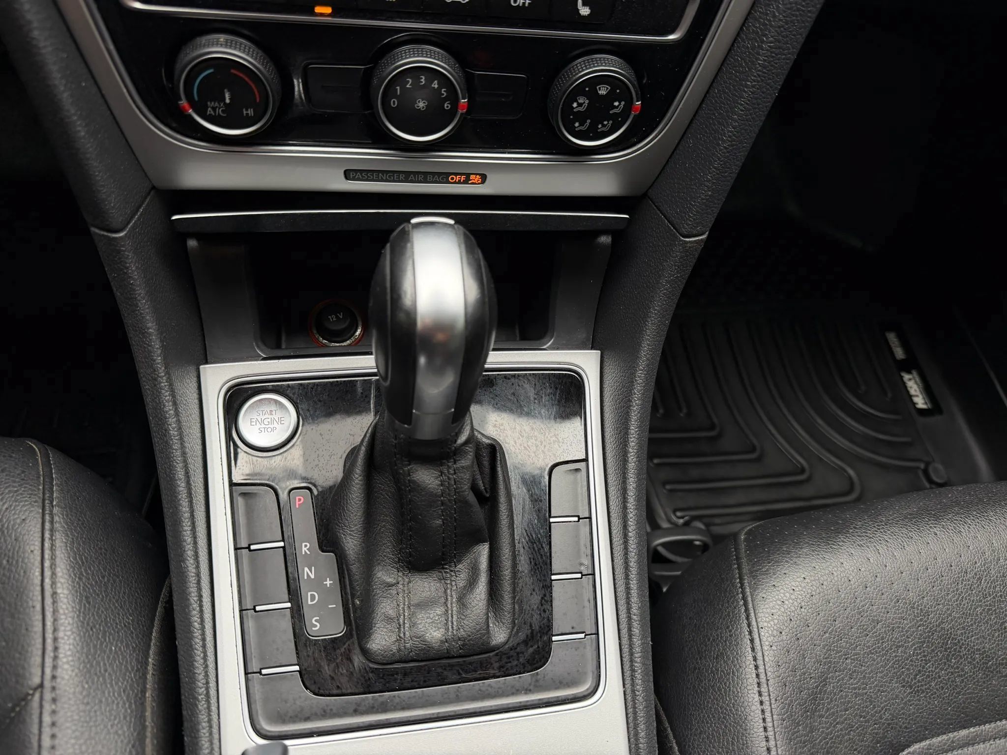 Used 2019 Volkswagen Passat 2.0T Wolfsburg FWD image 30