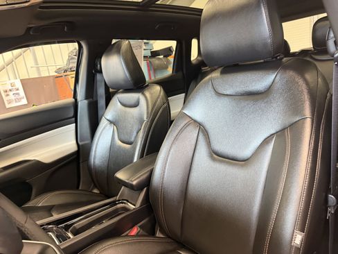 Used 2024 Jeep Compass Limited w/ Sun and Sound Group image 15