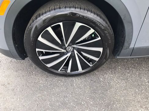 Used 2023 Volkswagen ID.4 Pro S Plus image 40