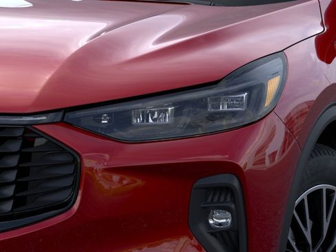 New 2025 Ford Escape SE w/ PHEV Premium Package FWD image 18