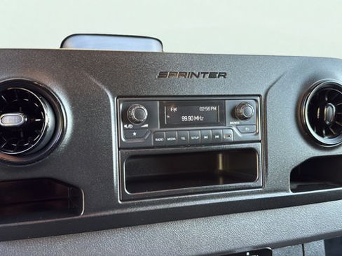 Used 2025 Mercedes-Benz Sprinter 2500 image 17
