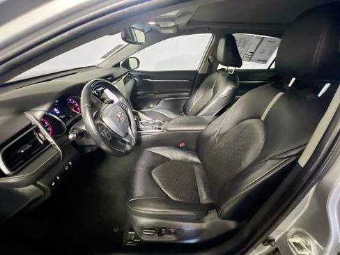 Used 2020 Toyota Camry XSE FWD image 14