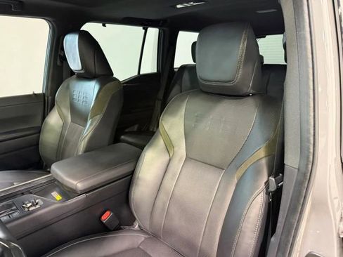 Used 2024 Lexus GX 550 image 23