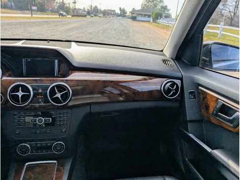 Used 2014 Mercedes-Benz GLK 350 4MATIC w/ Premium 1 Package image 26