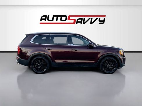 Used 2022 Kia Telluride SX w/ Towing Package FWD image 8
