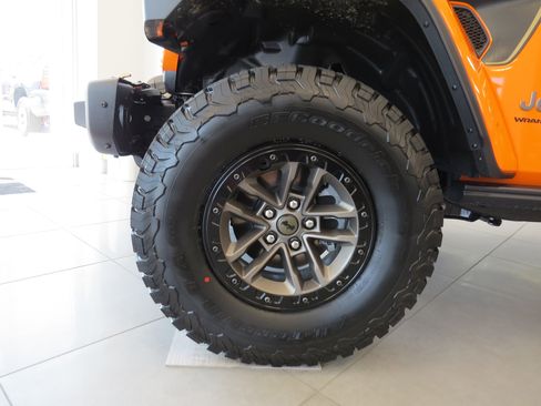 New 2025 Jeep Wrangler Unlimited Rubicon 392 image 11