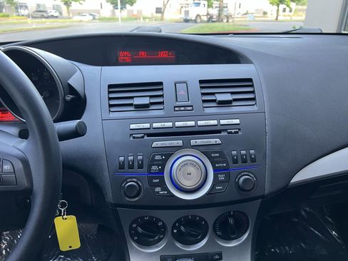 Used 2010 MAZDA MAZDA3 i Touring FWD image 15
