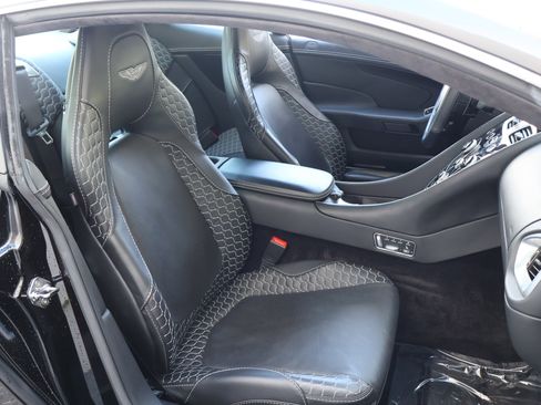 Used 2014 Aston Martin Vanquish Coupe image 19