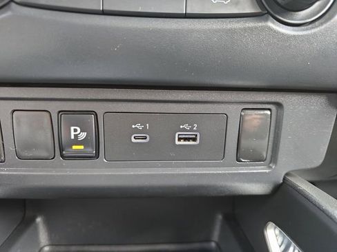 Used 2022 Nissan Frontier SV w/ Technology Package image 6