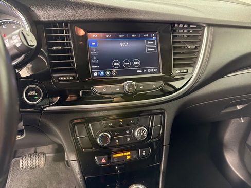 Used 2021 Buick Encore Preferred AWD/4WD image 16