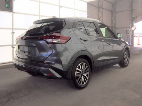 Used 2022 Nissan Kicks SV FWD image 3