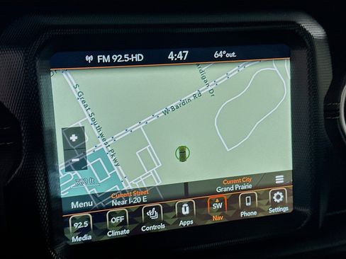 Used 2023 Jeep Wrangler Sahara w/ Cold Weather Group image 21