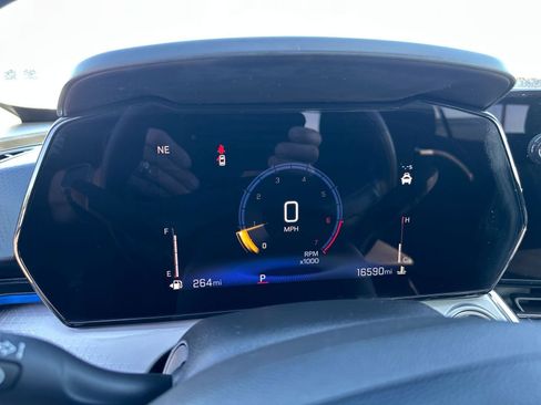 Used 2025 Chevrolet Trax LT image 34