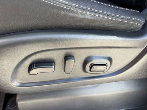 Used 2019 Nissan Titan SV w/ SV Convenience Package image 20