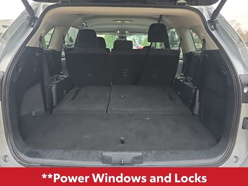 Used 2024 Toyota Highlander LE image 15