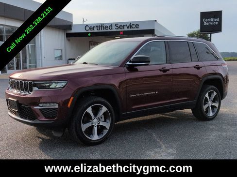 Used 2023 Jeep Grand Cherokee Limited w/ Luxury Tech Group II AWD/4WD image 8