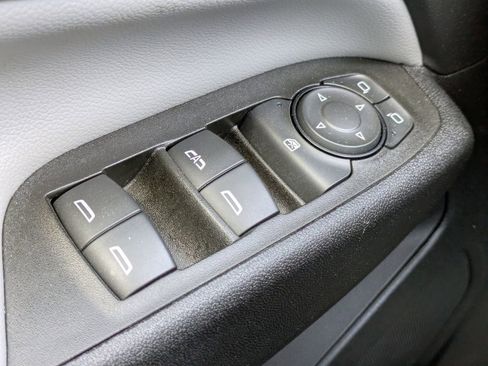 Used 2024 Chevrolet Equinox LS w/ LS Convenience Package image 23