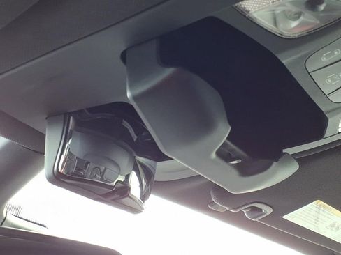 Used 2025 Chrysler Pacifica Select FWD image 27