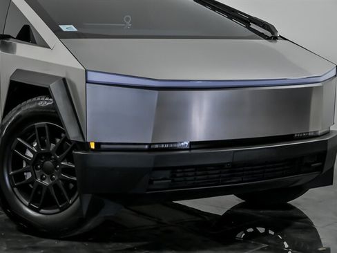 Used 2024 Tesla Cybertruck AWD Crew Cab image 2