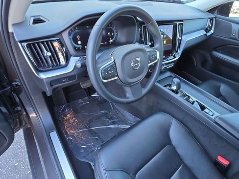 Used 2024 Volvo S60 B5 Core image 10