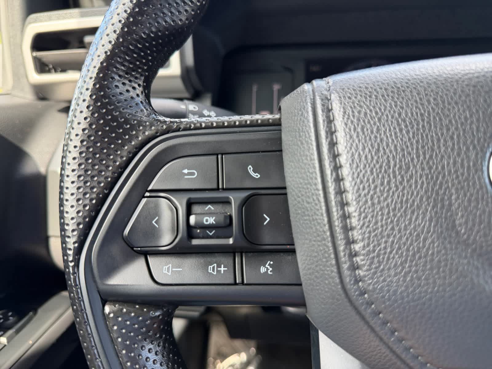 Used 2025 Toyota Tacoma SR AWD/4WD image 23