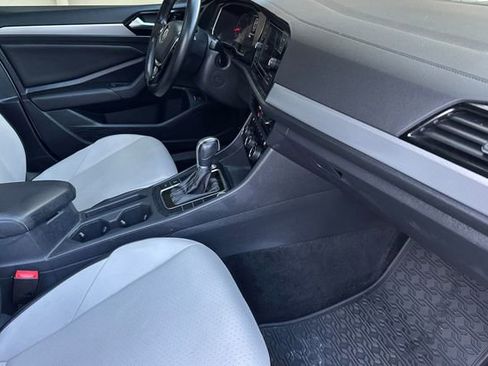 Used 2019 Volkswagen Jetta R-Line image 16