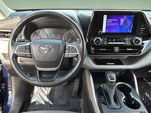 Used 2023 Toyota Highlander XLE FWD image 9