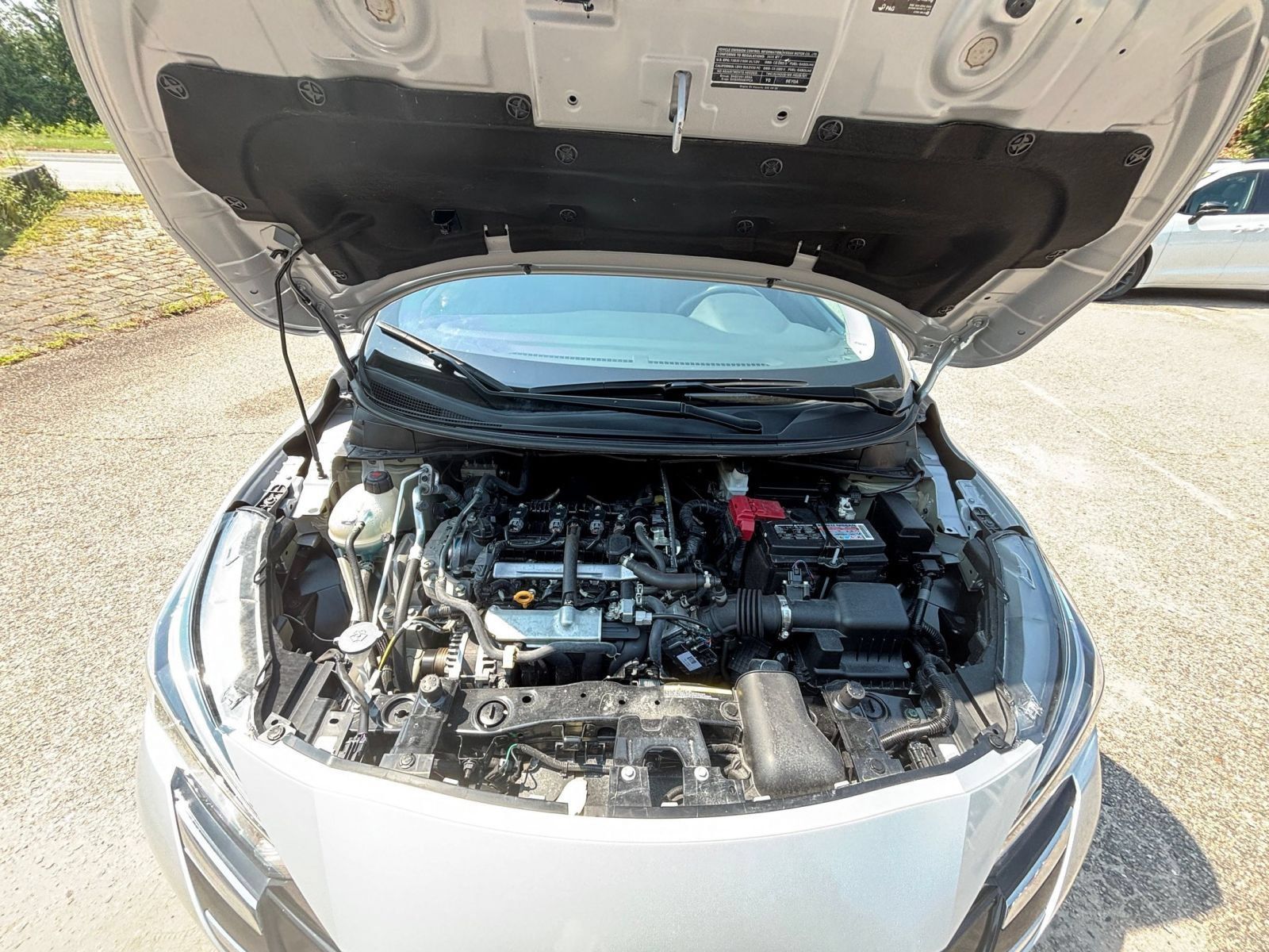 Used 2025 Nissan Versa SV FWD image 28