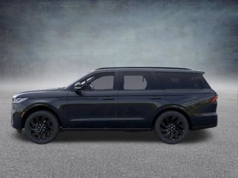 New 2026 Lincoln Navigator Reserve w/ Jet Appearance Package AWD/4WD image 4