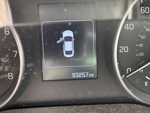 Used 2018 Hyundai Elantra SEL image 10