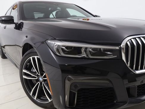 Used 2022 BMW 750i xDrive w/ M Sport Package image 21