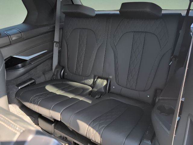 Used 2025 BMW X7 M60i w/ Executive Package AWD/4WD image 23