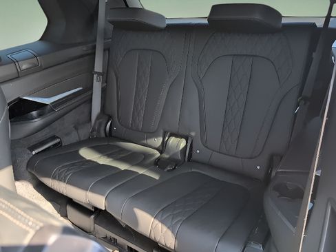 Used 2025 BMW X7 M60i w/ Executive Package AWD/4WD image 23