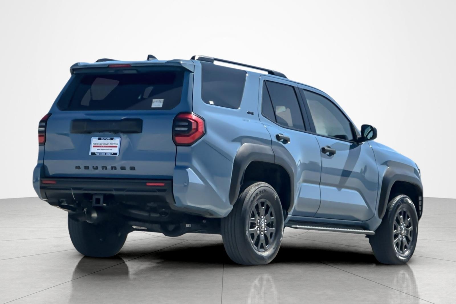 Certified 2025 Toyota 4Runner SR5 AWD/4WD image 5