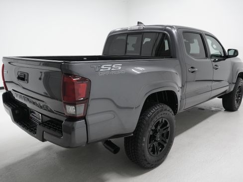 Used 2021 Toyota Tacoma SR w/ SR Convenience Package image 4