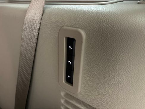 Used 2016 Lincoln Navigator Select AWD/4WD image 23
