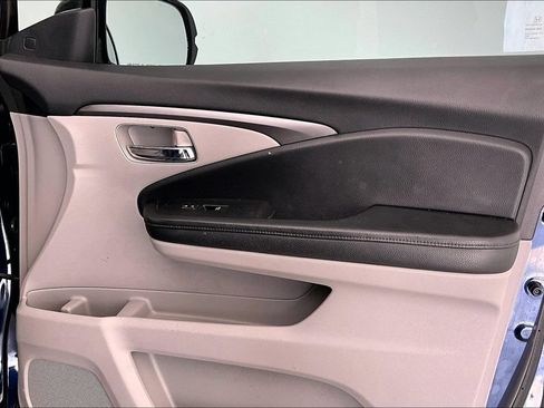 Used 2021 Honda Pilot EX image 19